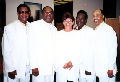 DWS Prez Phyllis Bardone greets The Dubs